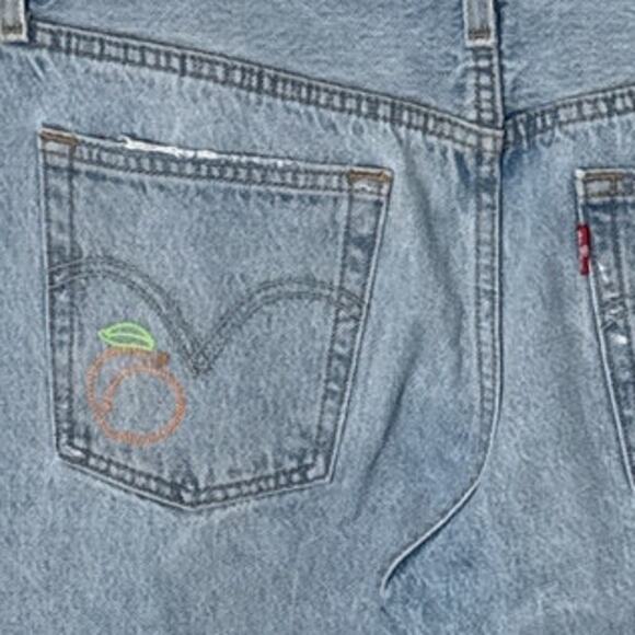 Levi's Womens Custom 501 Taper Jeans with Peach Embroidered Pocket Size 26 - Picture 12 of 13